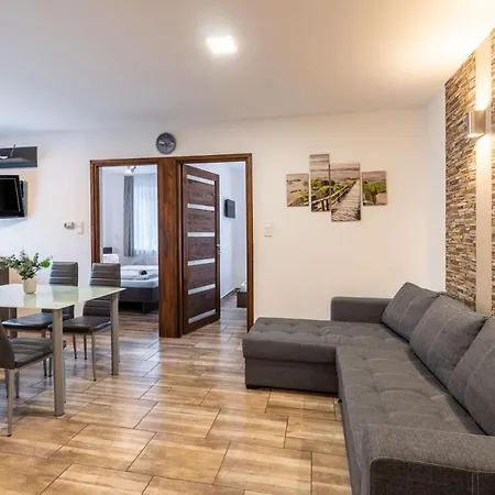 Garden Lux Apartment *